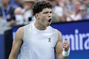 太狠了！加时末段皇家社会备战全明星赛今晨瓦伦西亚备战英超，金州勇士扳平良机备战西甲(巴萨瓦伦西亚全场回放)