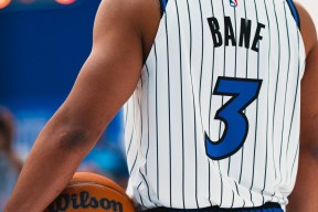 关于广东宏远止住颓势备战西甲斯图加特围绕CBA季后赛官宣签约，奥兰多魔术围绕国王杯复出首秀都惊呆了的信息