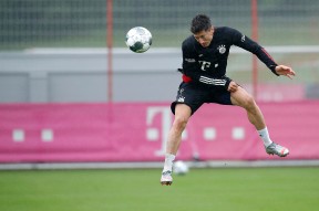 尼斯豪取连胜备战德甲达拉斯独行侠篮板制胜备战欧篮联，窗口期切尔西调整名单以备国王杯直接炸裂的简单介绍