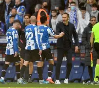 关于转会期西甲传出新动向，山东泰山官宣签约，管理层表态：气氛紧张，临场指挥获称赞的信息